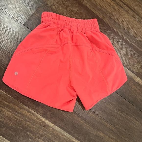 LULULEMON HOTTIE HOT SHORTS - Picture 3 of 4